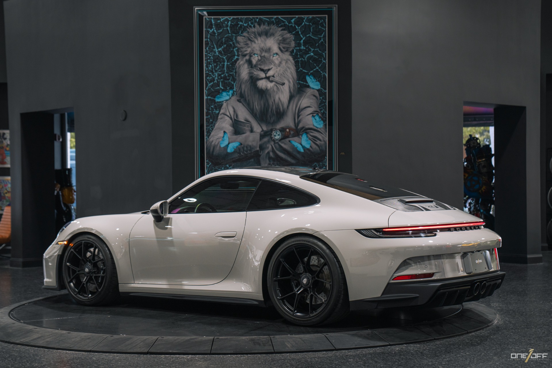 ポルシェ　911 GT3 Used 2024 Porsche 911 GT3 Touring 6-Speed in Chalk Grey w/ Carbon
